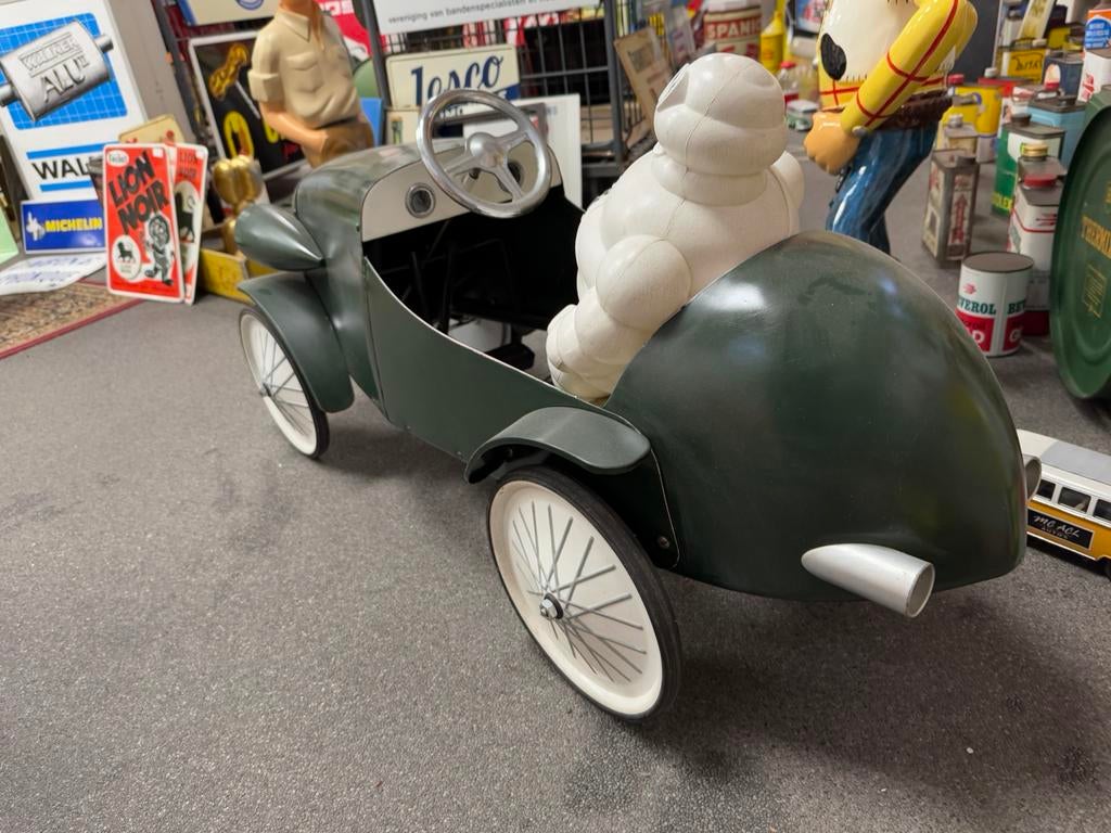 Ancienne voiture à pédales en métal, Antiquités & Art, Enlèvement