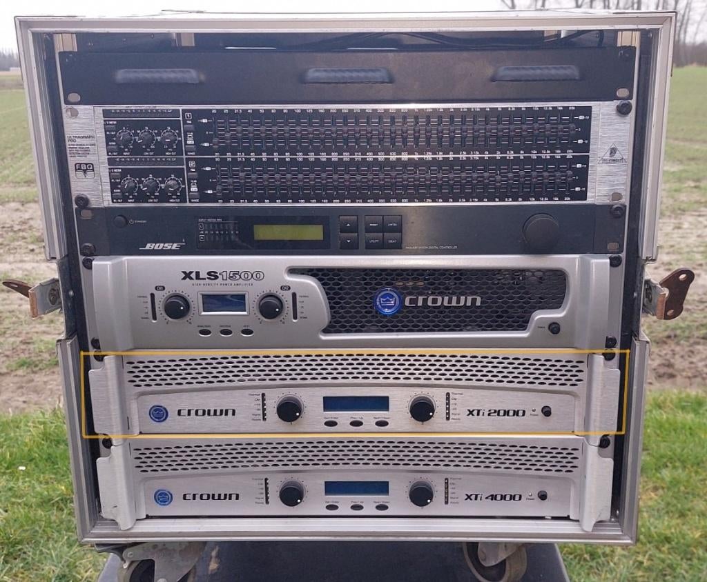 Crown versterker Xti 2000, Ophalen, Zo goed als nieuw, 500 tot 1000 watt, P.A.