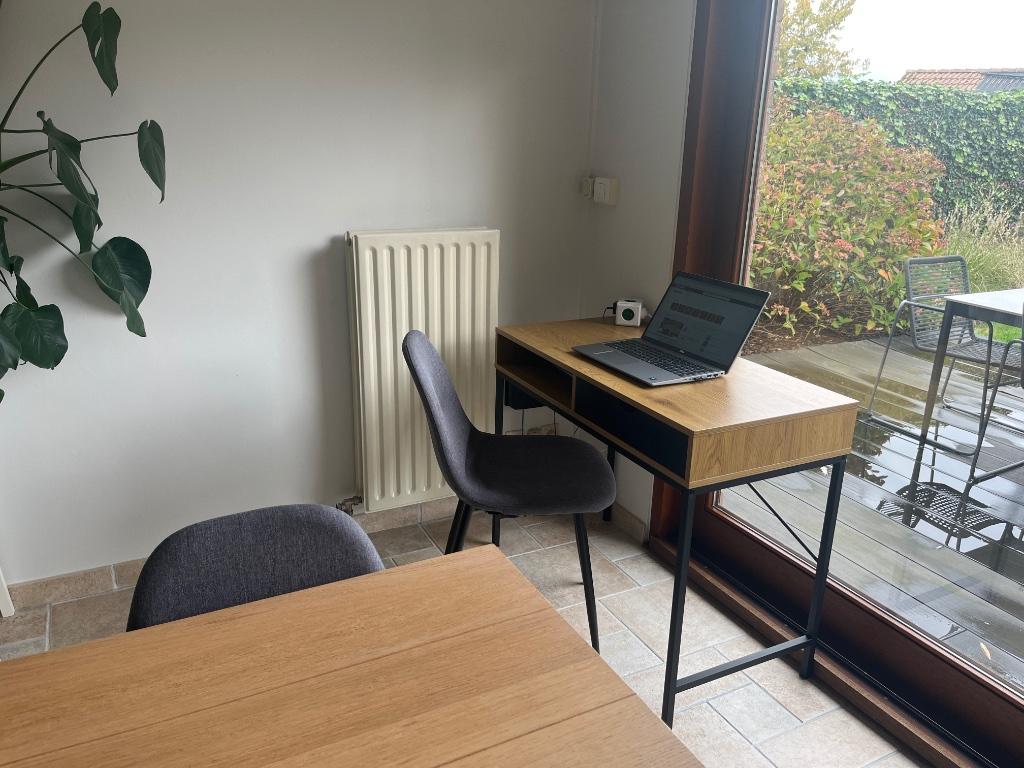 Bureau tafeltje jysk trappedal, Enlèvement, Comme neuf, Bureau