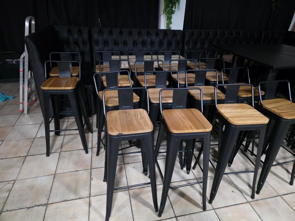 Billard, banquette, pompe a bière, frigos fut, tabouret