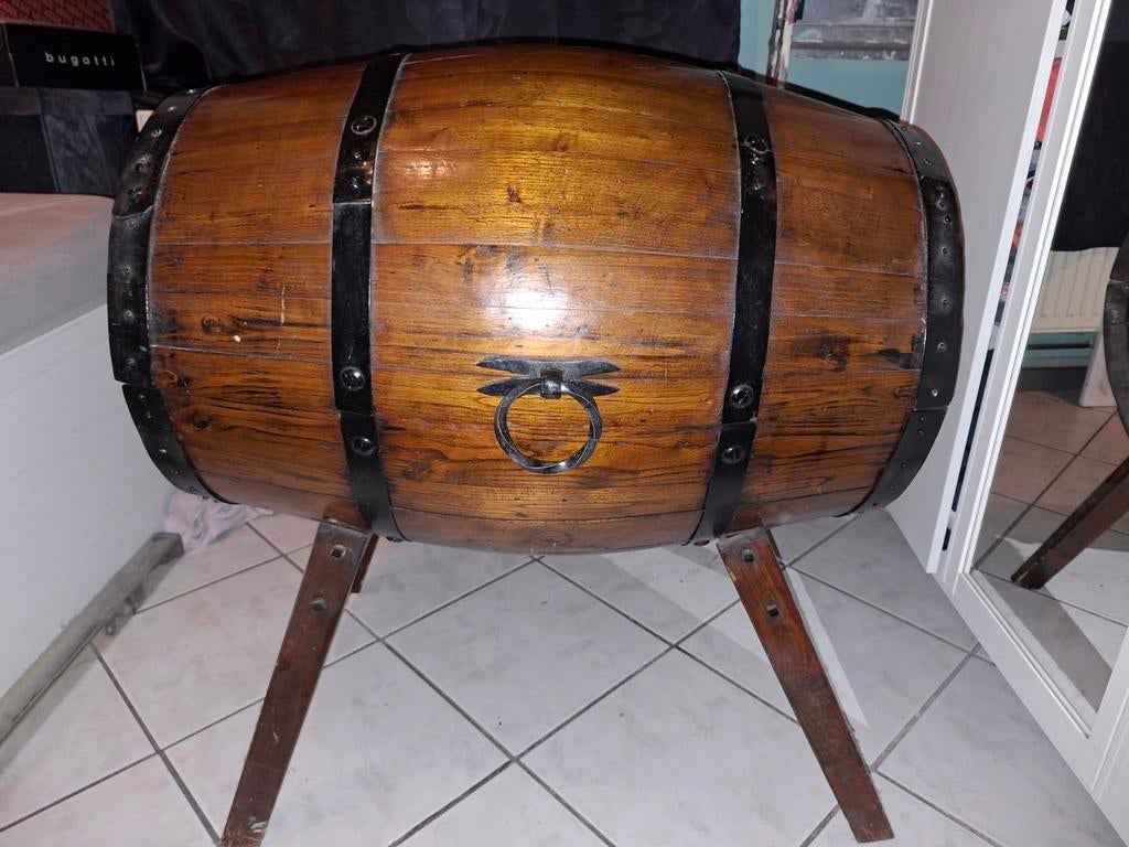 Beau tonneau en bois , coffre , bar où rangement, Antiquités & Art, Enlèvement