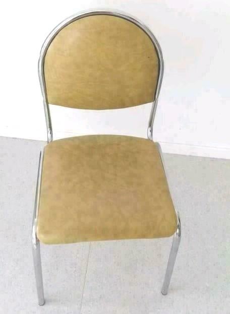 🟩 2 chaises skaï vertes + 2 tabourets piètement chromé, Vintage, Vert, Enlèvement, Utilisé