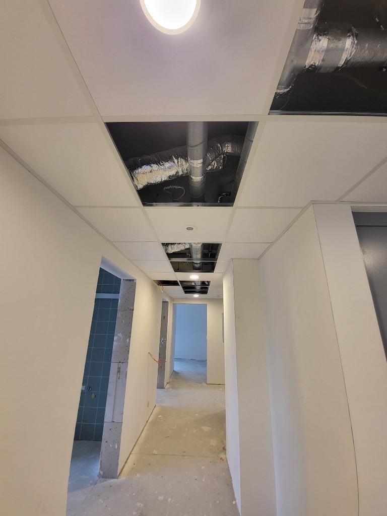 Totale renovatie, Diensten en Vakmensen, Aannemers