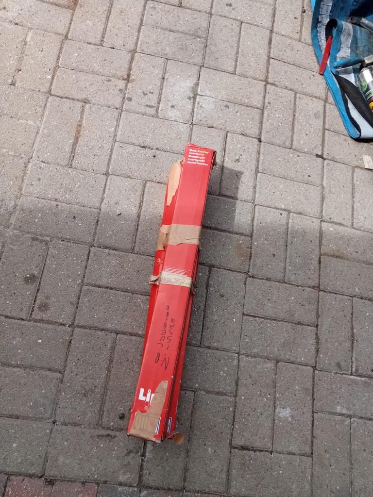 Nissan bluebird schokdemper set, Enlèvement ou Envoi, Neuf, Nissan