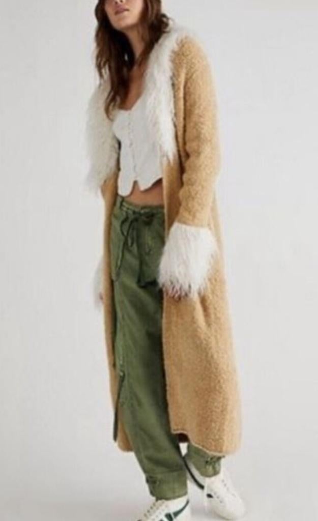 Cardigan long en laine beige avec fausse fourrure, Vêtements | Femmes, Vestes | Hiver, Neuf, Taille 38/40 (M), Beige, Enlèvement ou Envoi