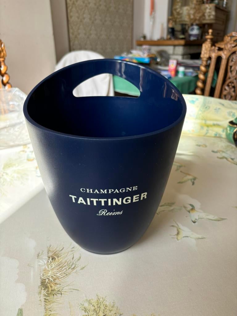 Seau à champagne en plastique Taittinger, Collections, Neuf