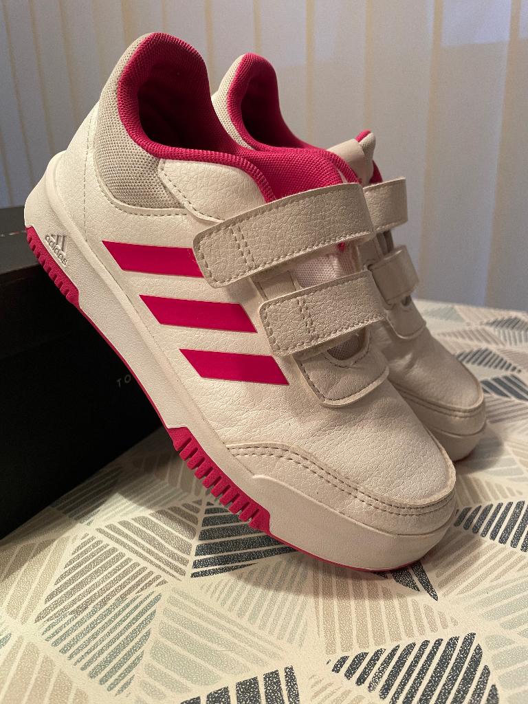 Sportschoenen, Kinderen en Baby's, Kinderkleding | Schoenen en Sokken, Adidas, Meisje, Sportschoenen, Ophalen of Verzenden