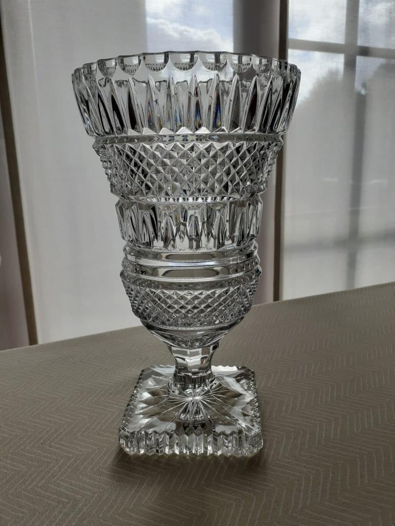 Kristallen vaas, Ophalen