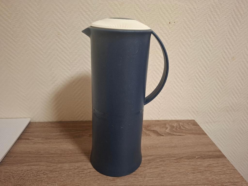 Tupperware thermoskan, Ophalen