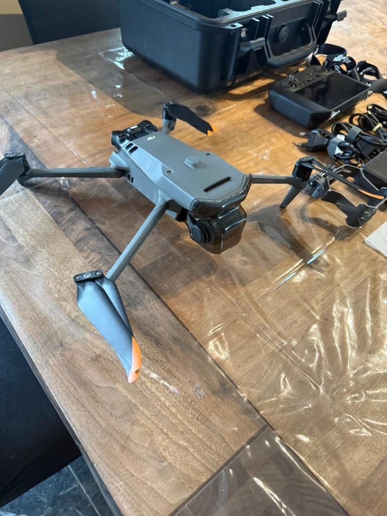 Drone DJI Mavic 3M Multispectral Comme neuf RC Pro + accesso, TV, Hi-fi & Vidéo, Drones, Enlèvement ou Envoi, Comme neuf, Drone professionnel