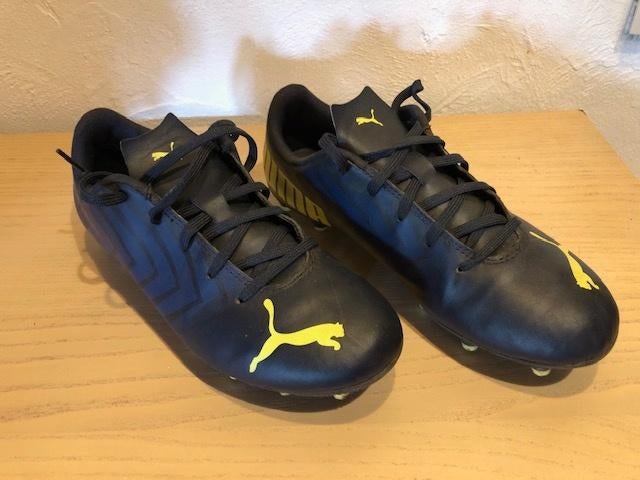 Zwarte Puma voetbalschoenen maat 37, Sport en Fitness, Voetbal, Ophalen of Verzenden, Gebruikt, Schoenen