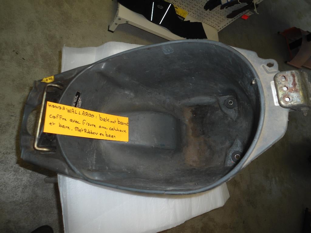 Honda Wallaroo : coffre avec tous les caoutchoucs. Fisurer, Enlèvement, Utilisé, Selle, Honda wallaroo