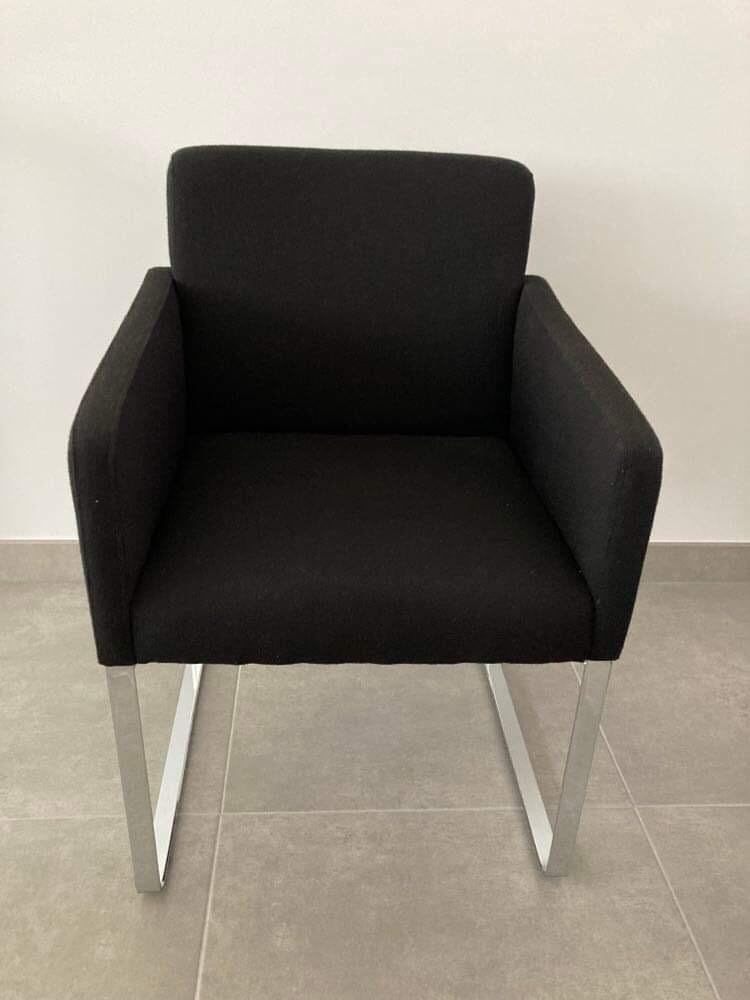 2 zwarte armstoelen CJ ADAGIO, Ophalen, Zo goed als nieuw, Stof