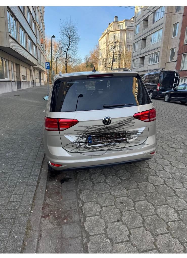 Touran, Autos, Volkswagen, Touran, Caméra 360°, ABS, Caméra de recul, Phares directionnels, Régulateur de distance, Airbags, Air conditionné