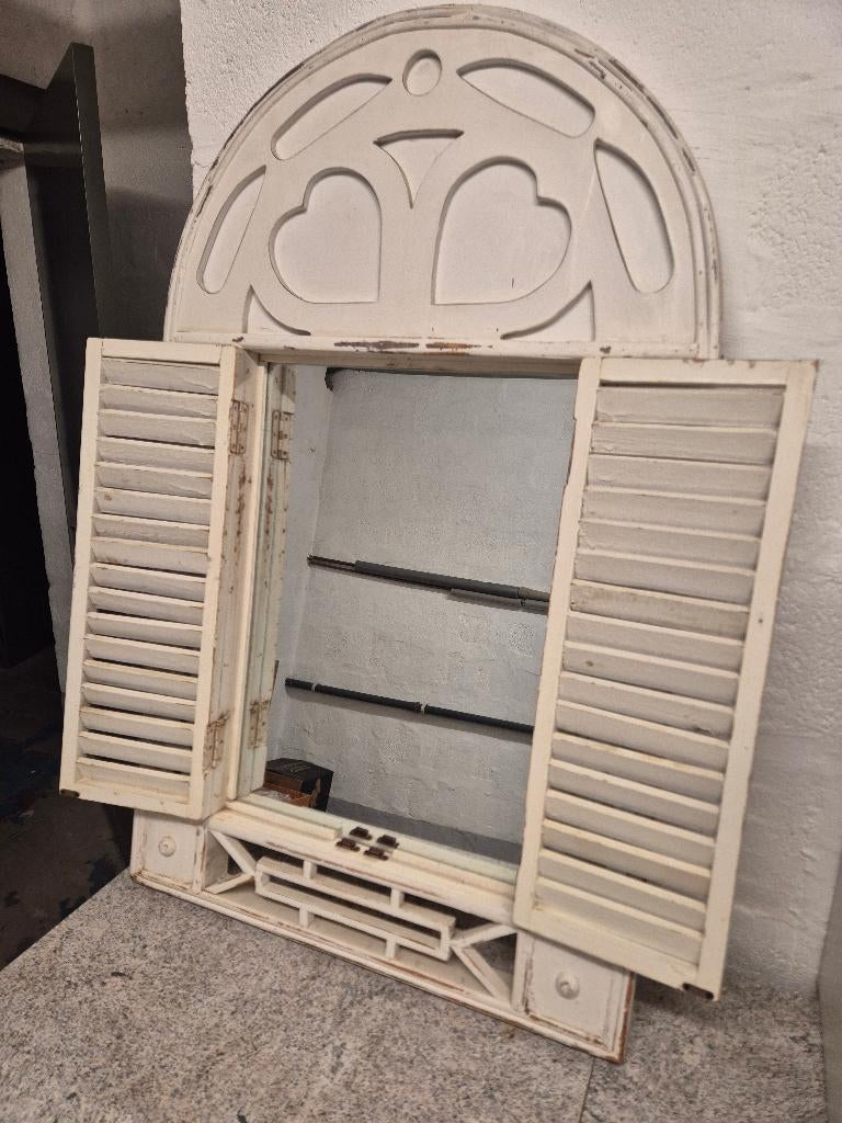 Miroir fenêtre avec portes aimantées blanc cassé, effet usé, Enlèvement, Utilisé