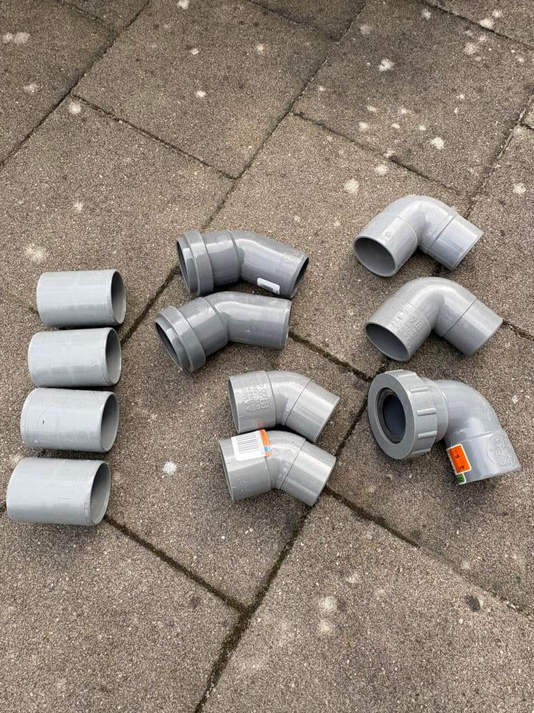 Koppelstukken pvc buizen 4 cm, Ophalen, Zo goed als nieuw, PVC