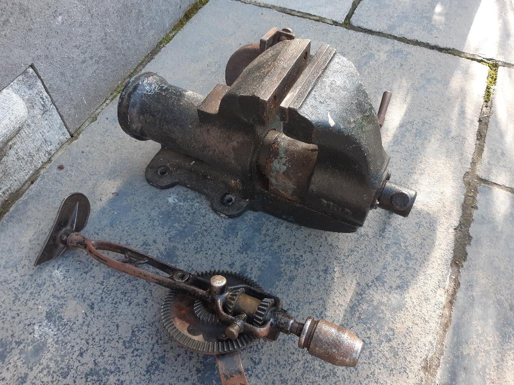 outils anciens, Enlèvement ou Envoi