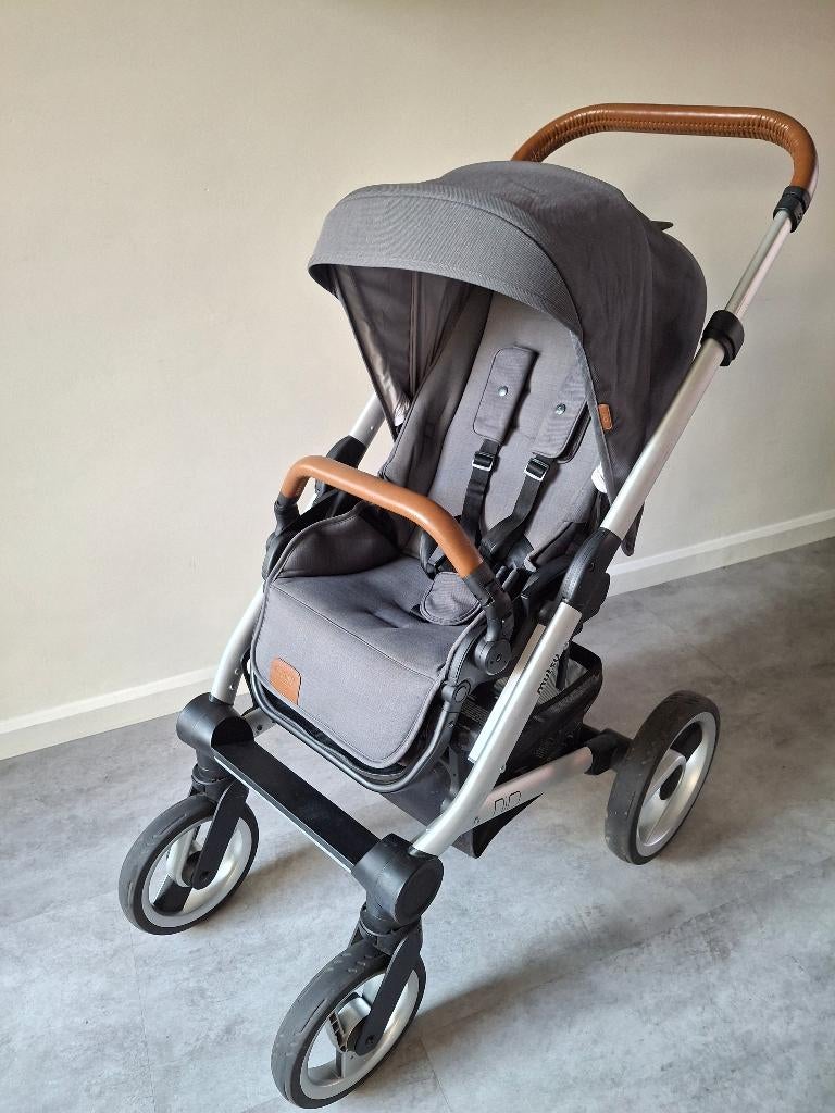 Mutsy Nio kinderwagen + reiswieg + voetenzak + adapterset, Kinderen en Baby's, Kinderwagens en Combinaties, Gebruikt, Mutsy, Verstelbare duwstang