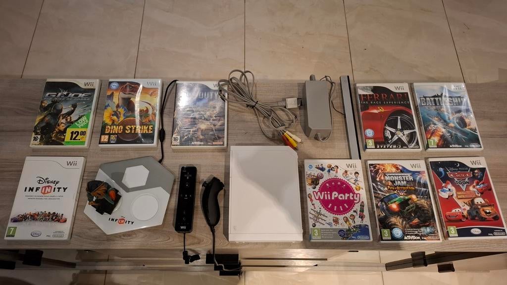 Nintendo Wii in goede staat compleet met controller en games, Games en Spelcomputers, Spelcomputers | Nintendo Wii, Ophalen of Verzenden