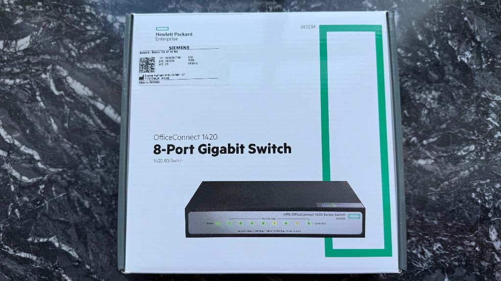 8 Poort Netwerk Switch JH329A, Enlèvement, Comme neuf