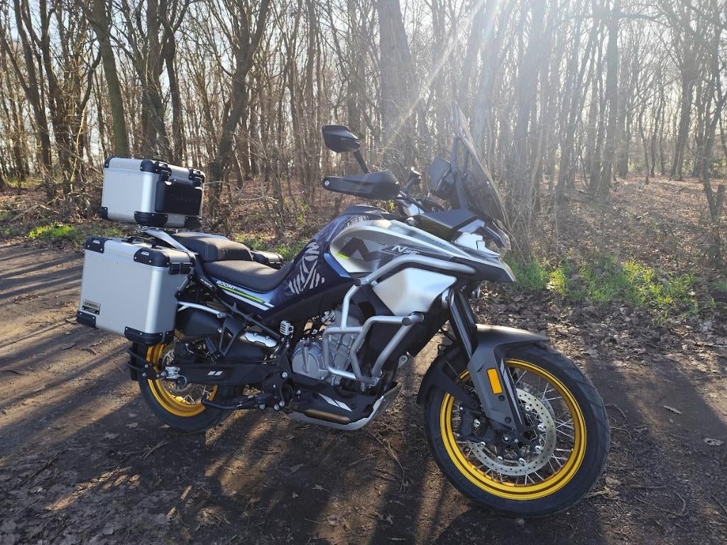 cfmoto 800mt touring van 2024 met 7400km, Motoren, Motoren | CFMOTO, Handvatverwarming, 2 cilinders, Particulier, Meer dan 35 kW