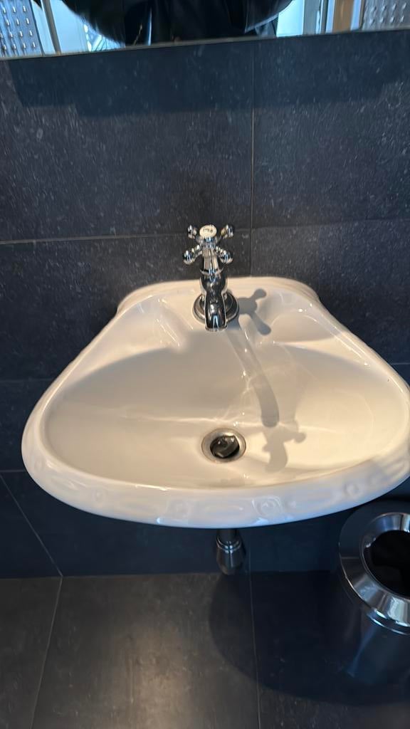 Lavabo voor toilet, Ophalen, Zo goed als nieuw