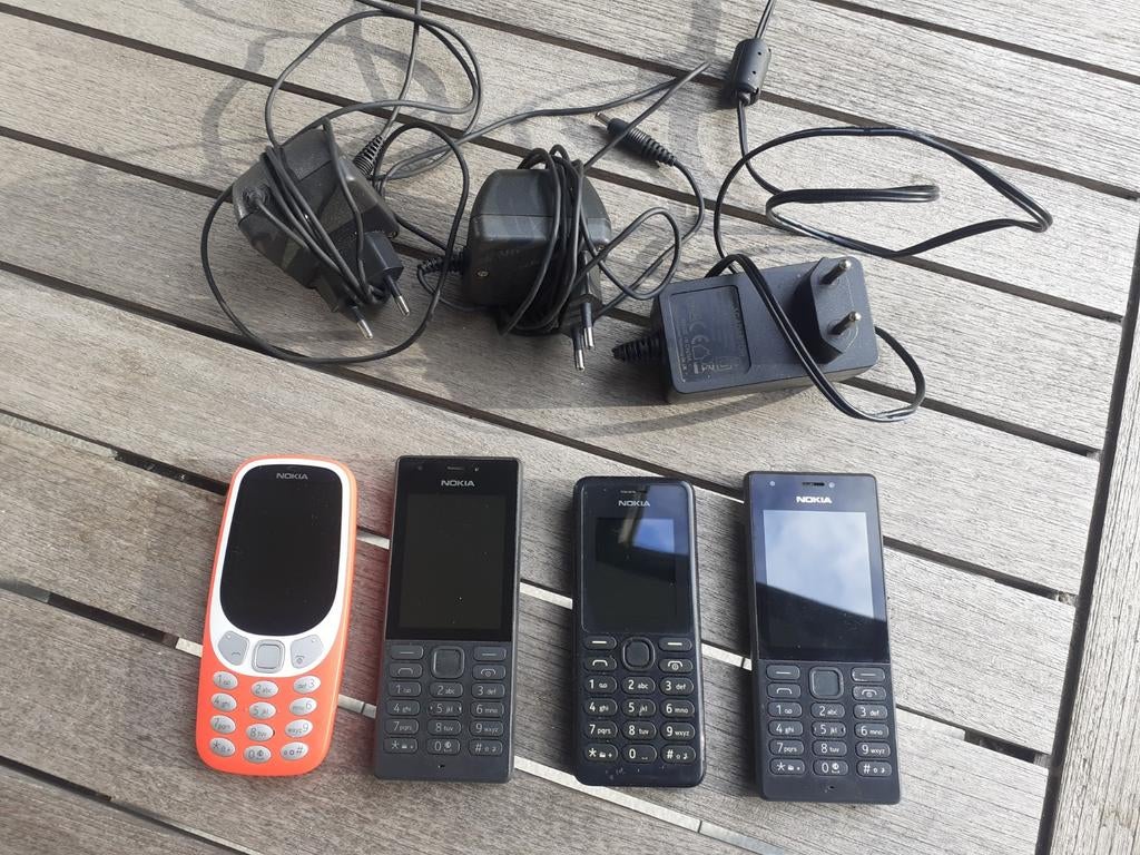 4 oude werkende Nokia gsm's, Telecommunicatie, Mobiele telefoons | Nokia, Ophalen of Verzenden