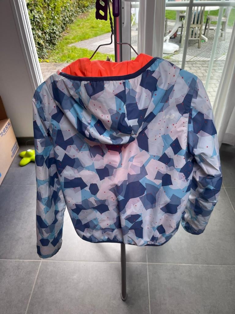 Leuke omkeerbare jas 12jaar, Kinderen en Baby's, Kinderkleding | Maat 152, Gebruikt, Jongen of Meisje, Decathlon, Ophalen of Verzenden