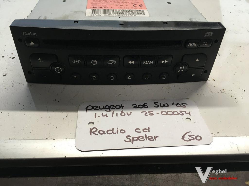 Peugeot 206 Sw 1.4 16v 2005 2500054   Radio Cd speler Clario, Auto diversen, Autoradio's, Ophalen of Verzenden, -, -, -