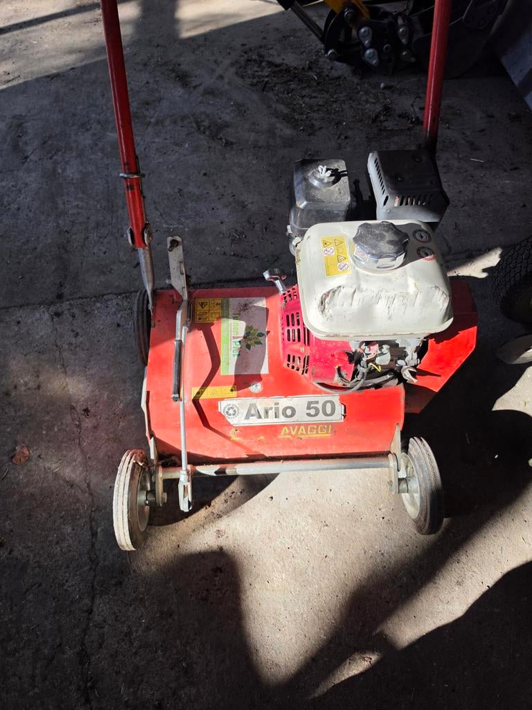 Caravaggi ario 50, Tuin en Terras, Verticuteermachines, Ophalen