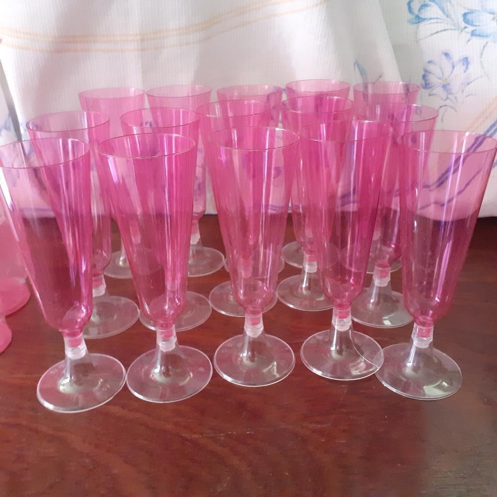 glaasjes enz.voor kinderfeestje, Ophalen