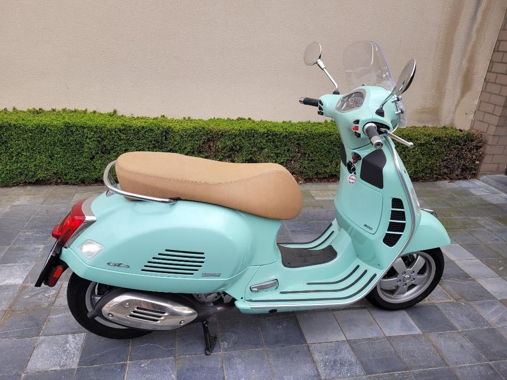 Vespa GTS 300, Motoren, Scooter, 300 cc, Particulier, Minimaal motorrijbewijs A2