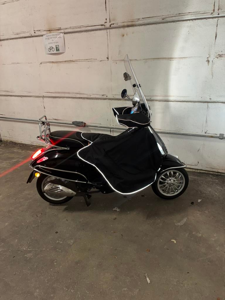 Vespa primavera a-klasse, Fietsen en Brommers, Overige modellen, Klasse A (25 km/u), Ophalen of Verzenden, Zo goed als nieuw