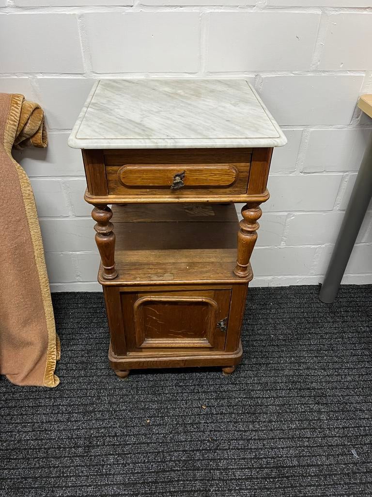 Antieke nachtkastje, Huis en Inrichting, Ophalen, Zo goed als nieuw