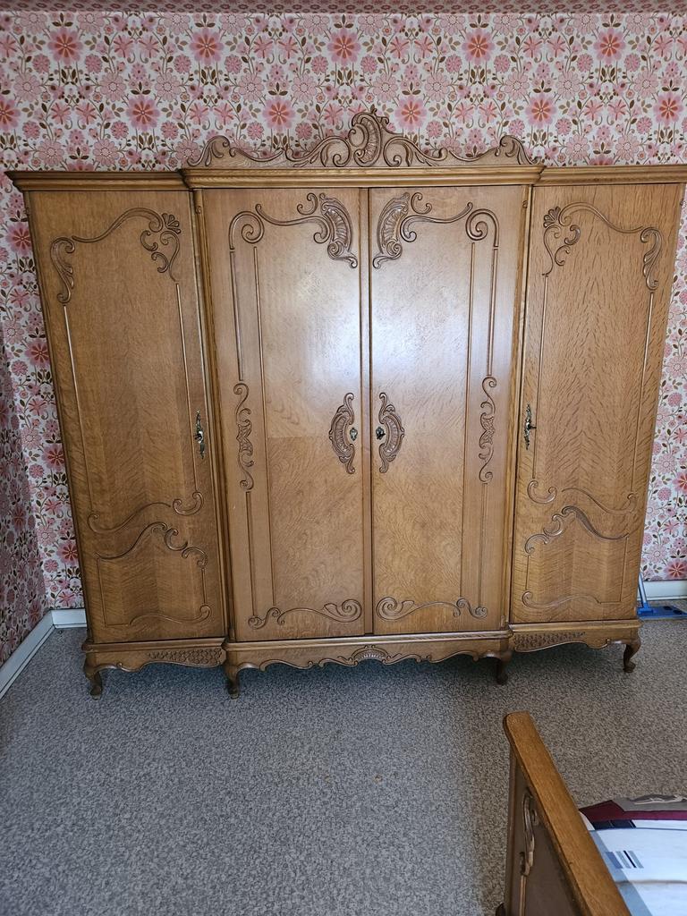 Oude meubelen, Ophalen