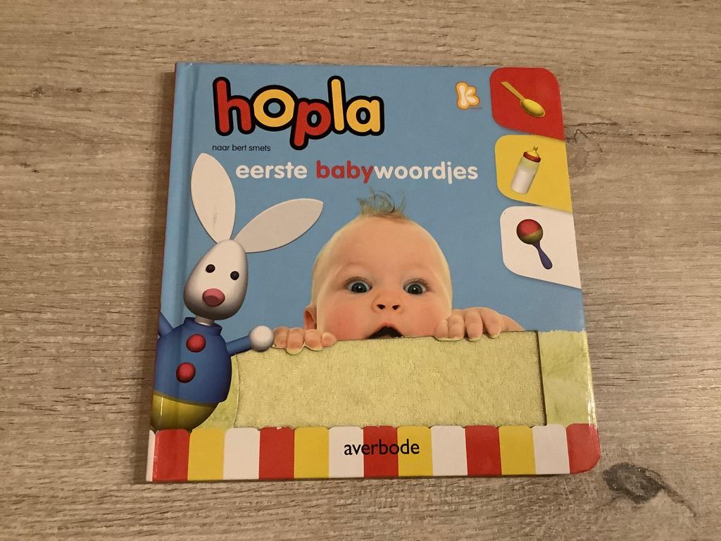 Hopla eerste baby woordjes leerboek (2011), 6 tot 12 maanden, Ophalen of Verzenden, Uitklap-, Voel- of Ontdekboek, Onbekend