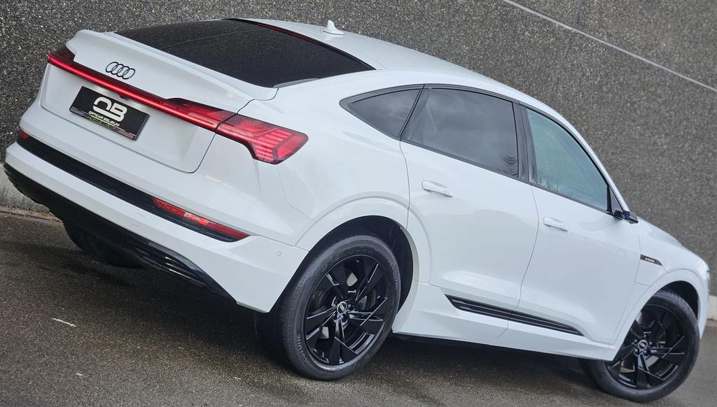 *** Audi Q8 E-Tron - Sportback - S-Line - Audi Garantie ***, Auto's, Audi, Automaat, Zwart, Wit, Leder