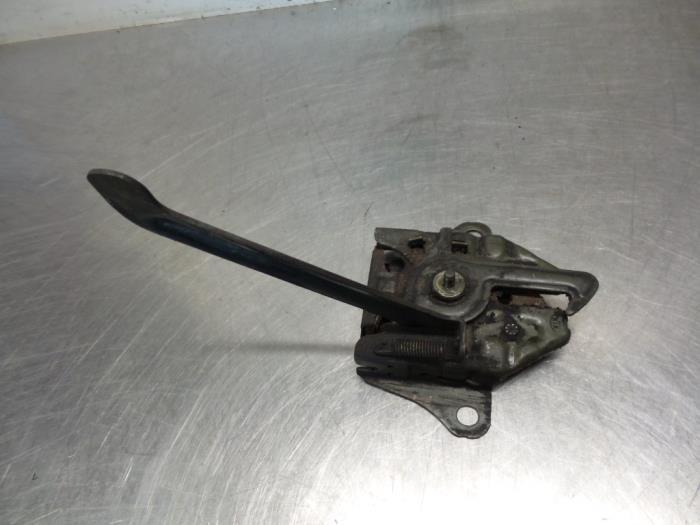 Slotmechaniek Motorkap van een Kia Rio (Rio 00-), -, -, Ophalen of Verzenden, -