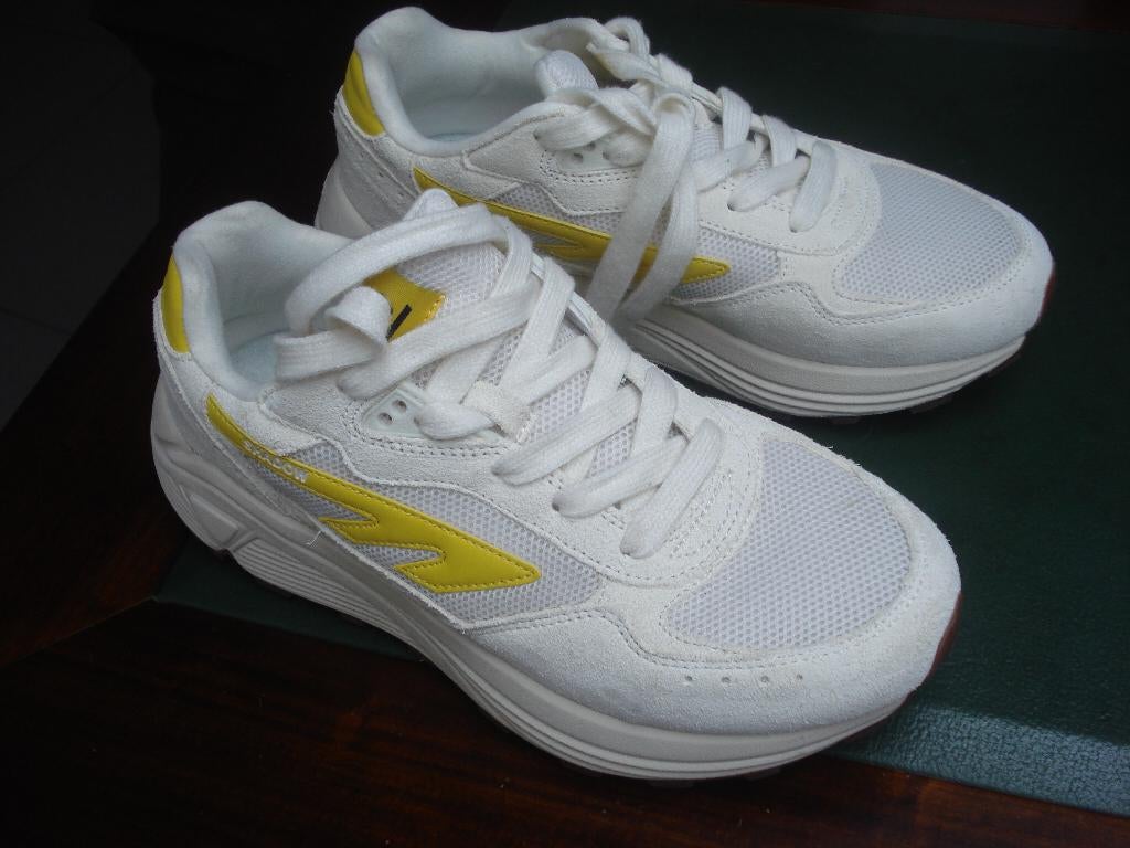 *VAL* Nieuwe Vibram Hi-Tec sneakers, dames/meisjes. mt 39, Neuf, Vibram, Enlèvement ou Envoi, Sneakers et Baskets