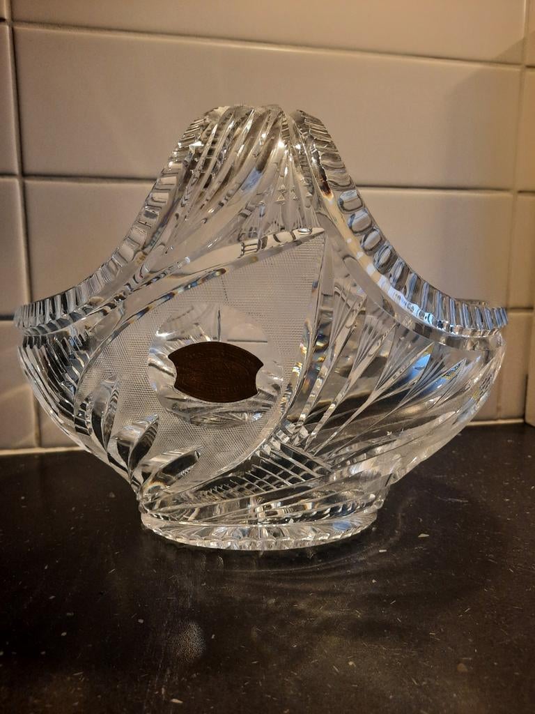 Kristal korf van Valsain Lambert, Ophalen