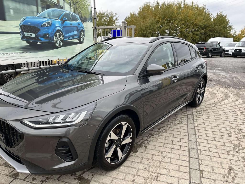 Ford Focus EcoBoost mHEV Active Design / WINTER PACK / DRIVE, Focus, Stof, Gebruikt, Euro 6