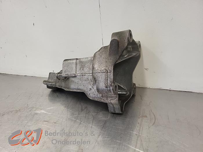 Support moteur d'un Mercedes V-Klasse, Autos : Pièces & Accessoires, Suspension & Châssis, Mercedes-Benz, Utilisé, 3 mois de garantie