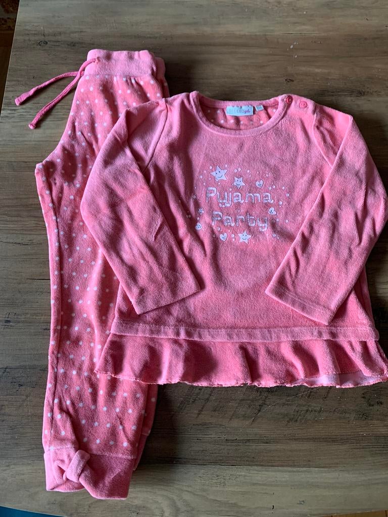 Pyjama maat 104, Enfants & Bébés, Enlèvement ou Envoi, Comme neuf, Fille, Vêtements de nuit ou Sous-vêtements