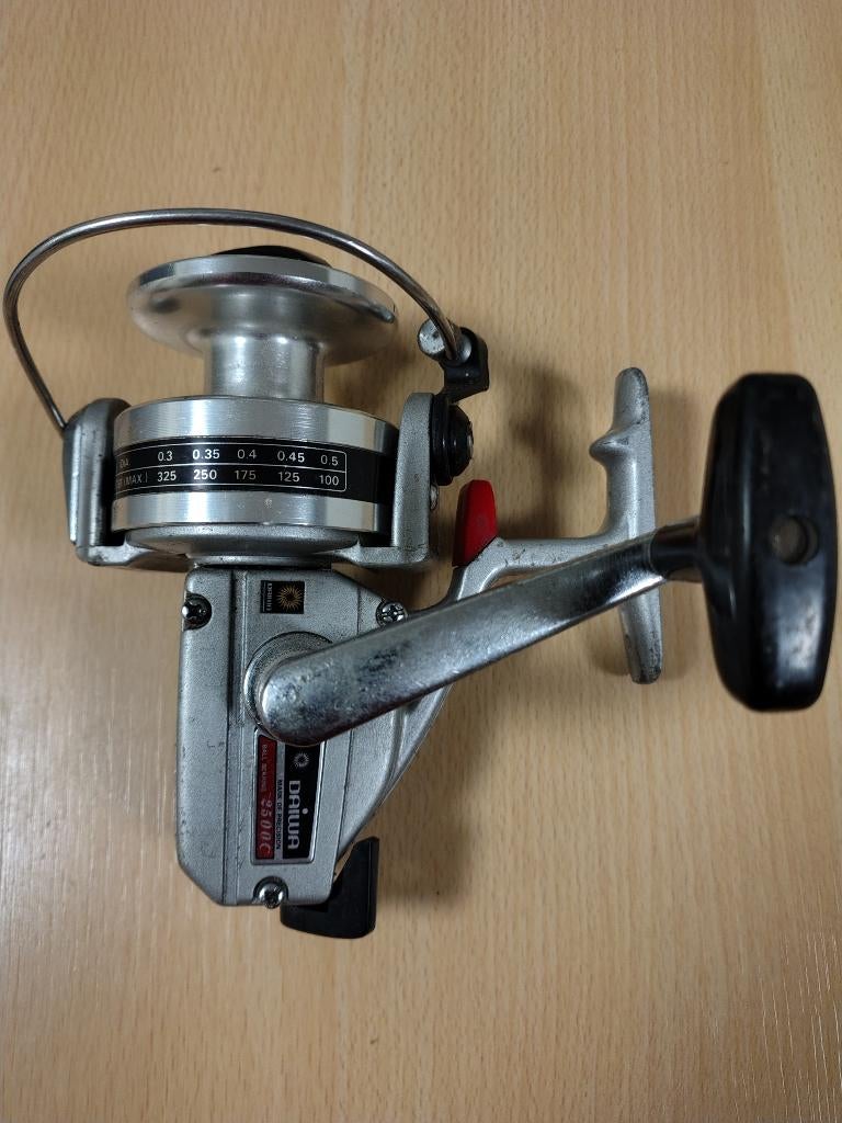 DAIWA 2500 C, Ophalen of Verzenden, Zo goed als nieuw, Molen