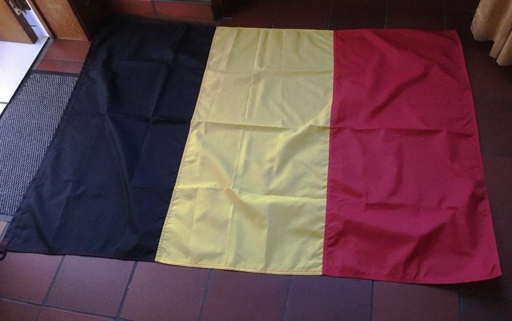Grote Belgische vlag, Diversen, Ophalen, Nieuw