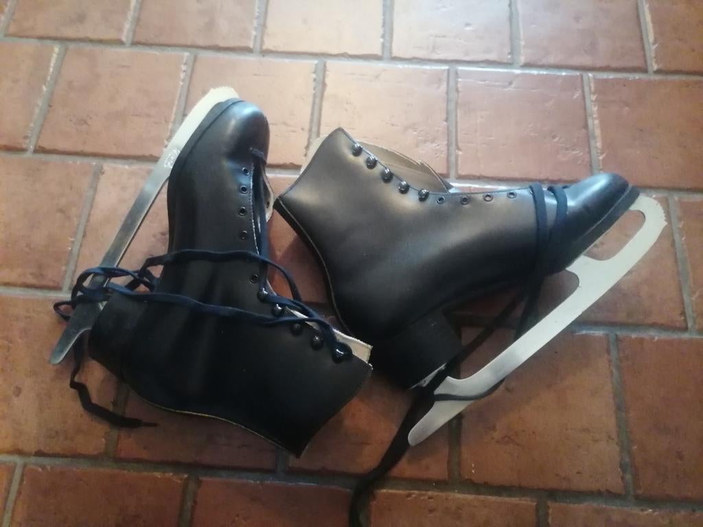 Patins à glace vintage, Enlèvement