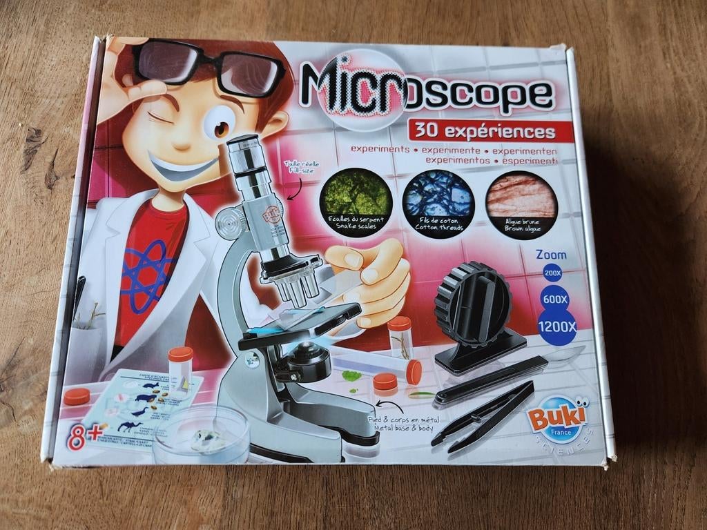 Spel „Microscope 30 experimenten” van Buki, Kinderen en Baby's, Speelgoed | Educatief en Creatief, Gebruikt, Ontdekken, Met licht