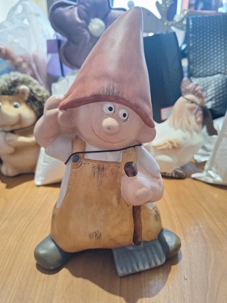 Goldbach, kabouter met bezem, Verzamelen, Beelden en Beeldjes, Ophalen of Verzenden, Nieuw, Fantasy