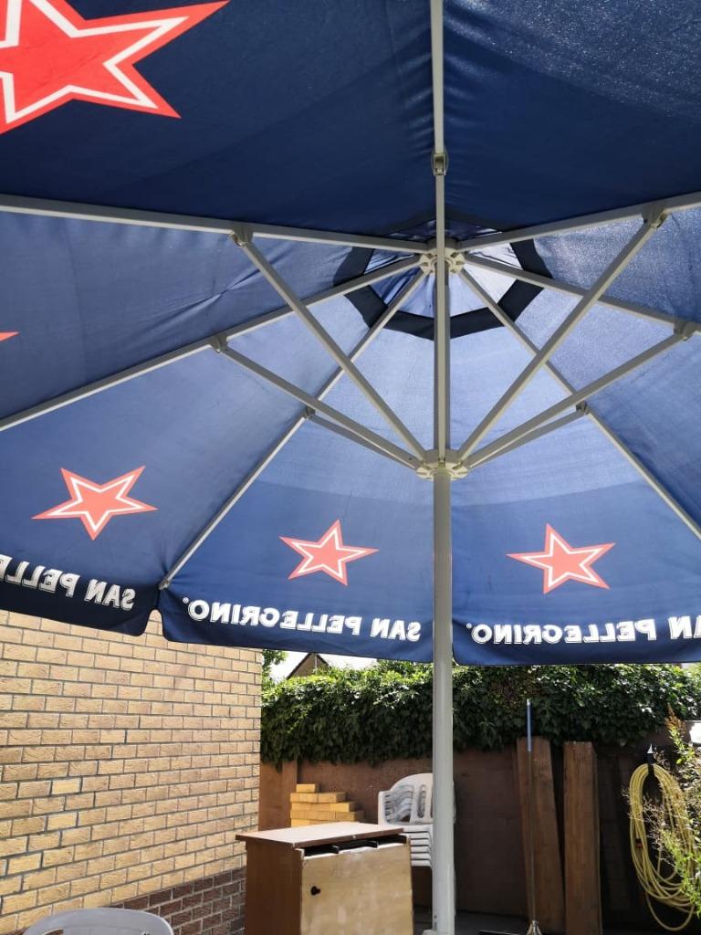 PARASOL SAN PELLEGRINO JUMBO 4 M/4M, Enlèvement, Utilisé, Plus de 4 mètres, Parasol sur pied