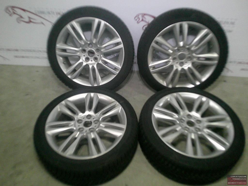 18″ Velgen set Jaguar XE Arm Sparkel Silver met winterbanden, Auto-onderdelen, 18 inch, Gebruikt, -, -